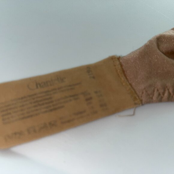 CHANTELLE MODERN INVISIBLE FOAM PLUNGE BRA SZ 32C - Picture 2 of 2